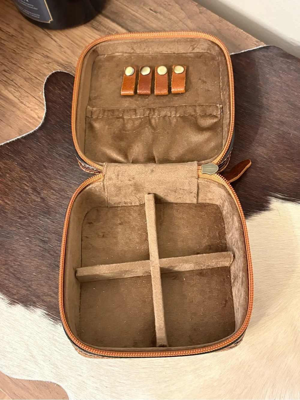 Hand-Tooled Floral Leather Jewelry Box in Tan and Black